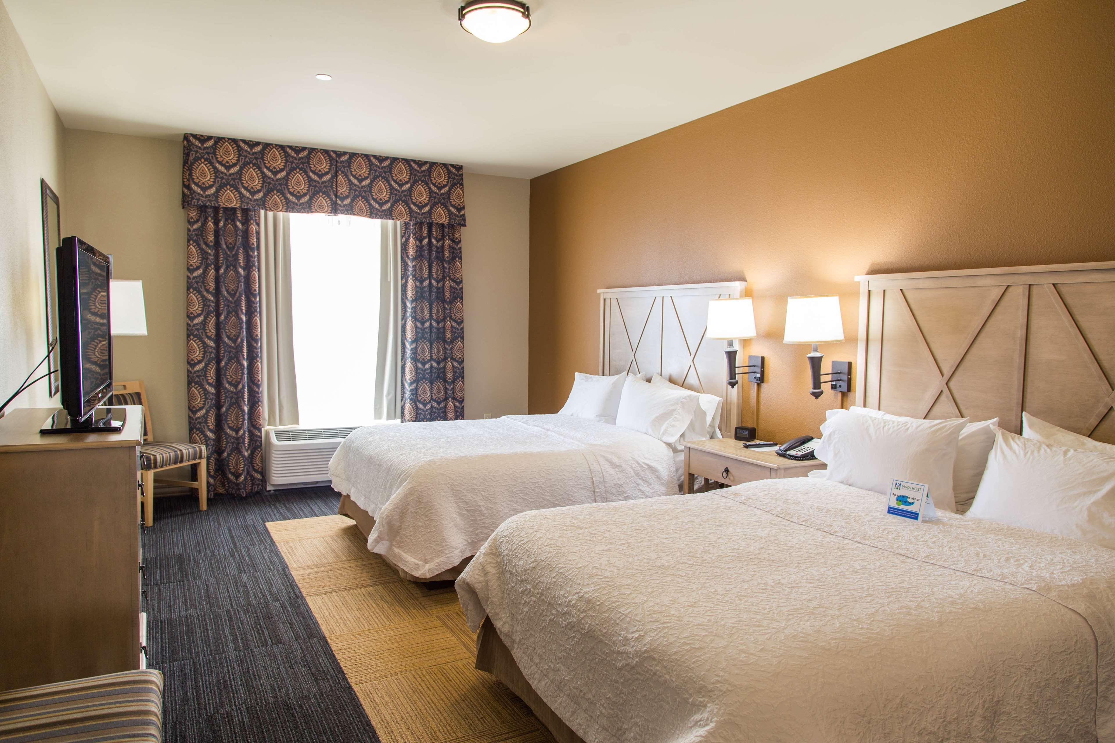 Hampton Inn & Suites Dodge City Boot Hill Casino Exterior foto