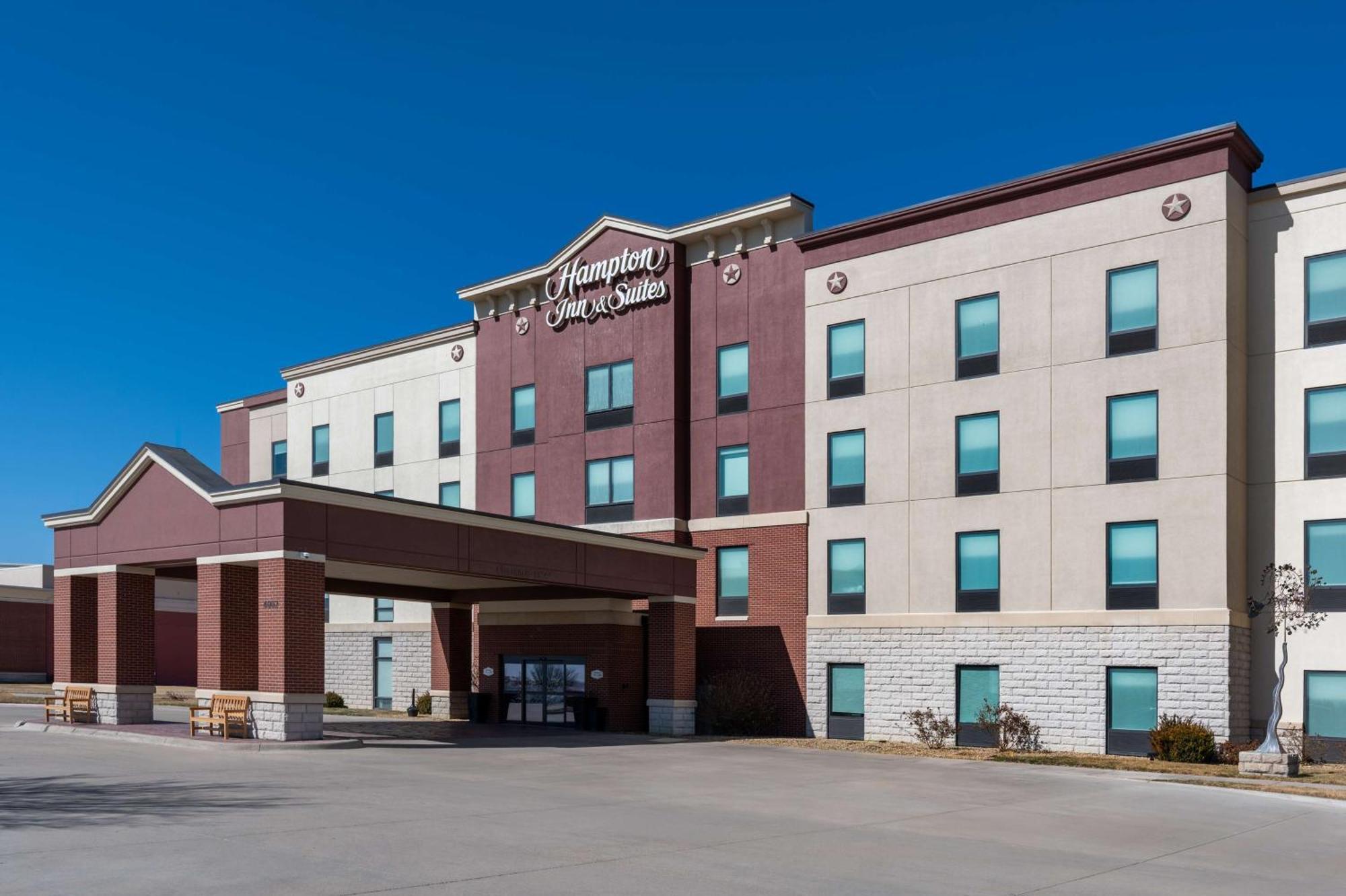 Hampton Inn & Suites Dodge City Boot Hill Casino Exterior foto